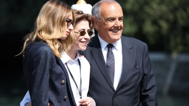 Fernanda Torres chega a Veneza, onde vai ser jurada de festival de cinema