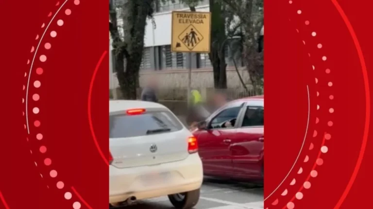 Jovem é hospitalizado após ser agredido com barra de ferro em briga de trânsito em Curitiba