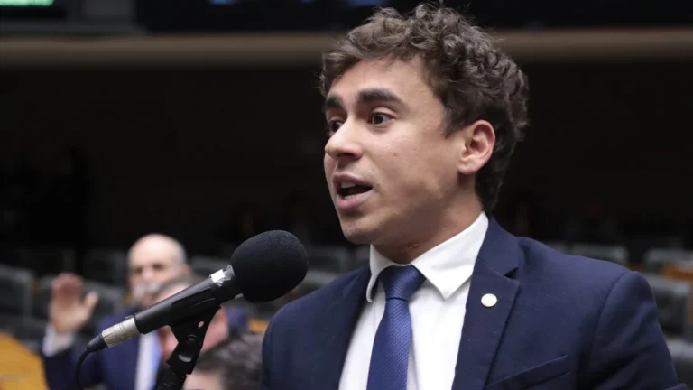 PT pede bloqueio de redes sociais de Nikolas Ferreira ao STF