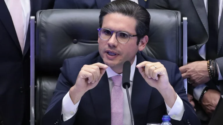 Aliados negam acordo de Hugo com a oposição para pautar anistia