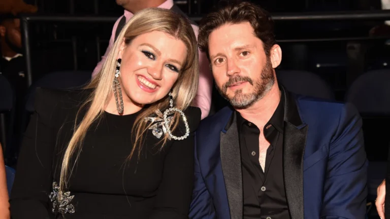 Ex-marido de Kelly Clarkson morre aos 48 anos, diz site