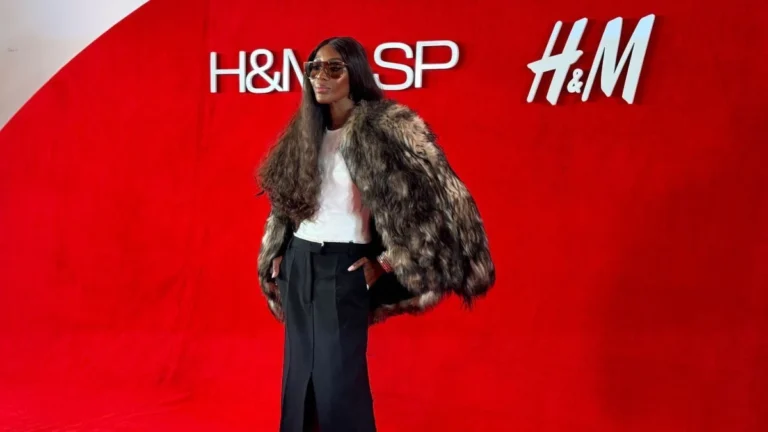 Naomi Campbell participa de festa de lançamento da H&M em São Paulo