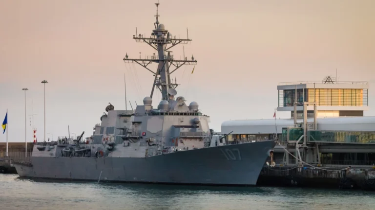 Saiba o potencial de ataque dos navios dos EUA próximos à Venezuela