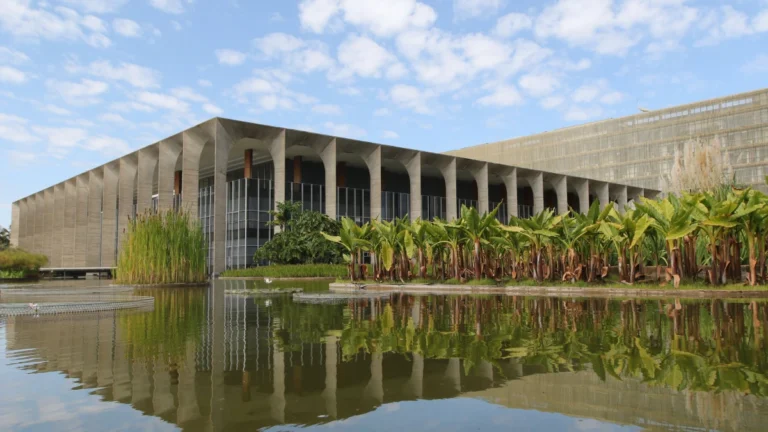 Israel retira indicação para embaixador no Brasil