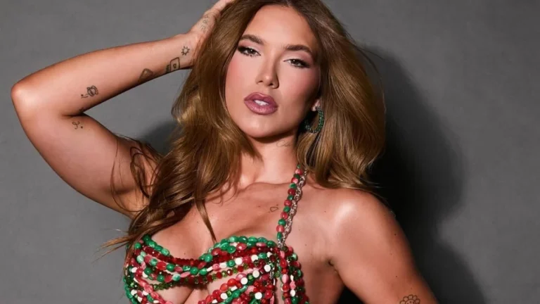 Virginia Fonseca posa como rainha de bateria da Grande Rio em novo ensaio