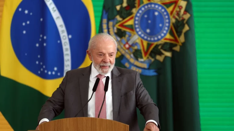 Lula sobre big techs: “Queremos regular e vamos regular, doa a quem doer”