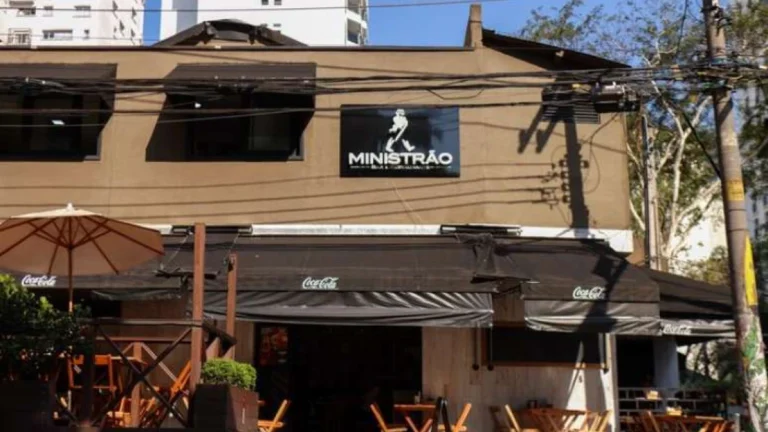 Governo de SP fechará estabelecimentos suspeitos de vender bebidas adulteradas