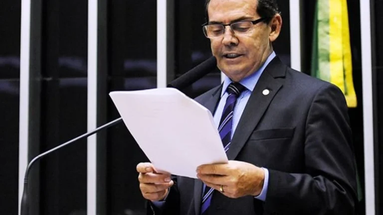 Anistia: relator segue articulação com esquerda e centrão para fechar texto