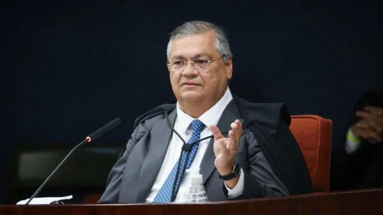 Dino conduzirá fase final de processo contra Bolsonaro