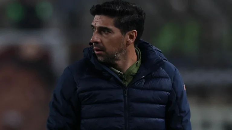 Com grande aproveitamento de Abel em casa, Palmeiras tenta superar traumas