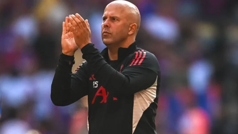 Liverpool: Slot admite superioridade do Crystal Palace e cobra aprendizado