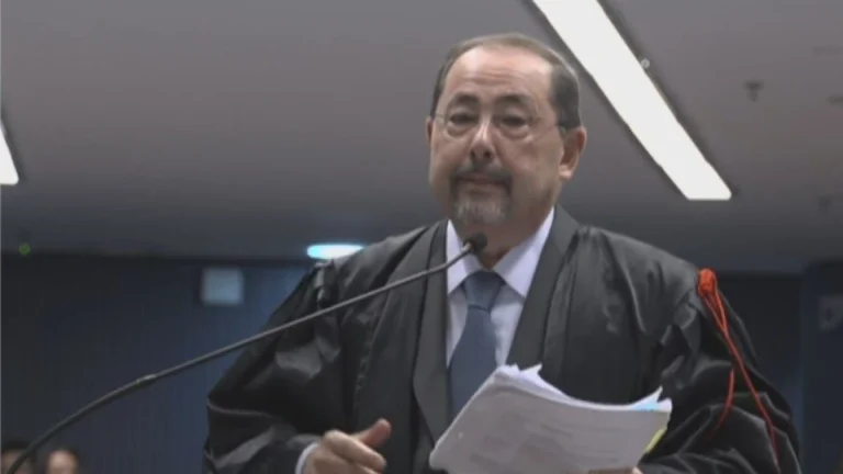 Defesa de Bolsonaro cita prazos e diz não conhecer íntegra do processo