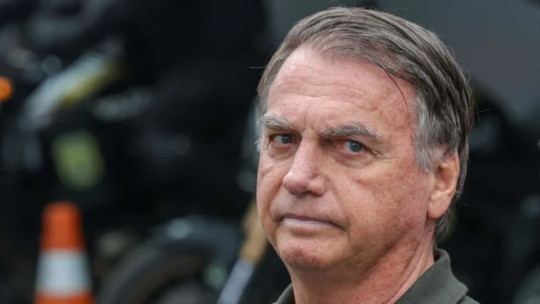 Bolsonaro prepara pedido de fim de prisão domiciliar