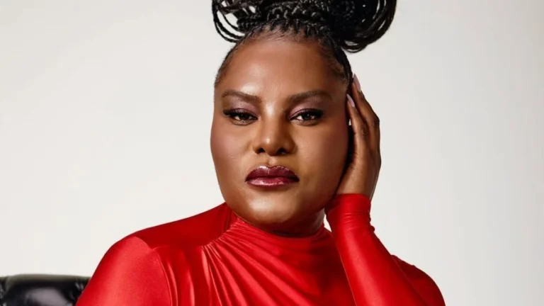 Karin Hils se derrete por motorista de app: “Tô atacada”