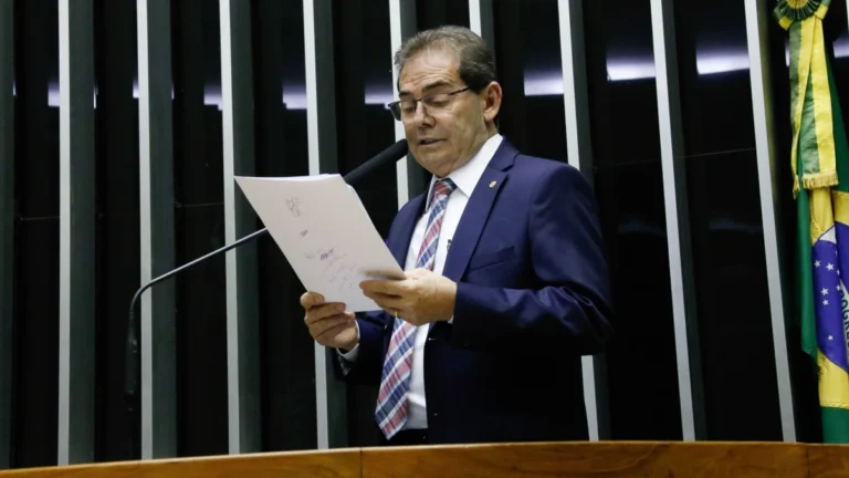 Análise: Relator da Anistia aguarda aceno do Congresso
