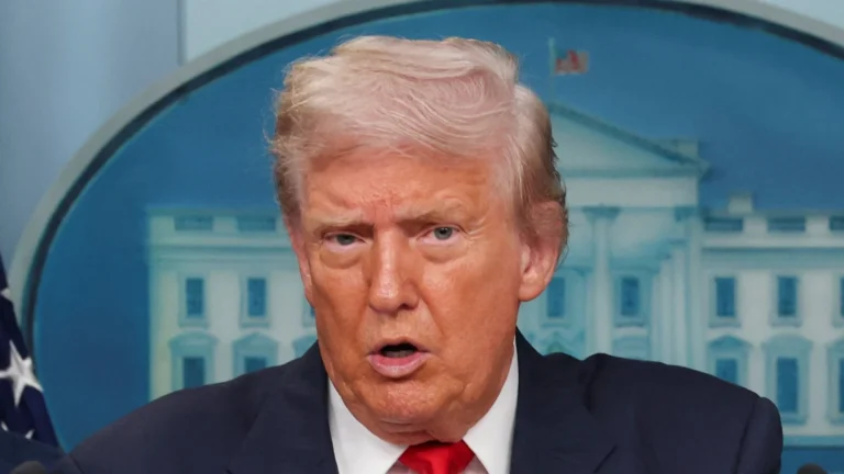 Trump deve anunciar acordo com Pfizer para baratear medicamentos