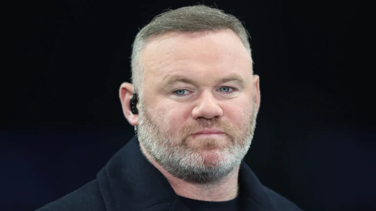 Ex-United, Wayne Rooney diz que esposa o salvou do alcoolismo e da morte