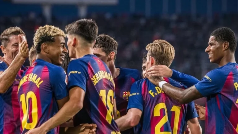 Barcelona vence Real Sociedad e assume liderança de LaLiga