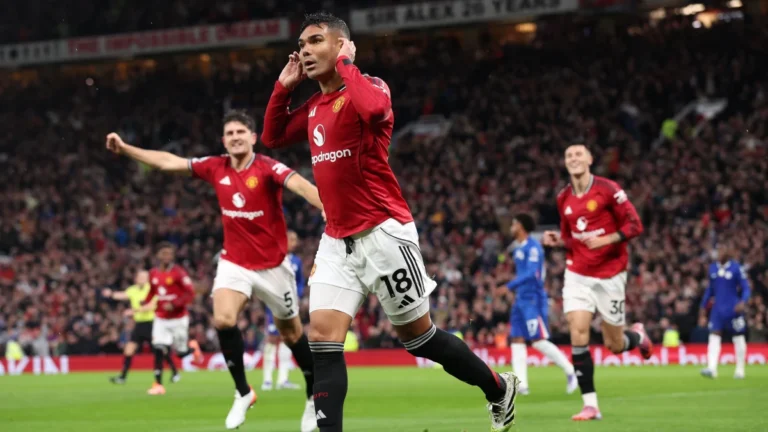 Com gol brasileiro, Manchester United vence o Chelsea pela Premier League