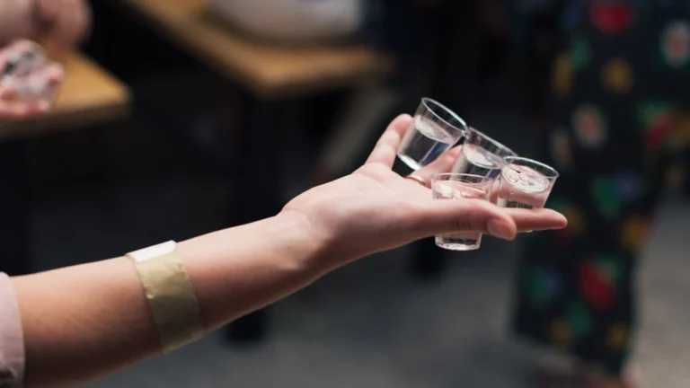 SP tem 9 casos de intoxicação por metanol após consumo de bebida adulterada