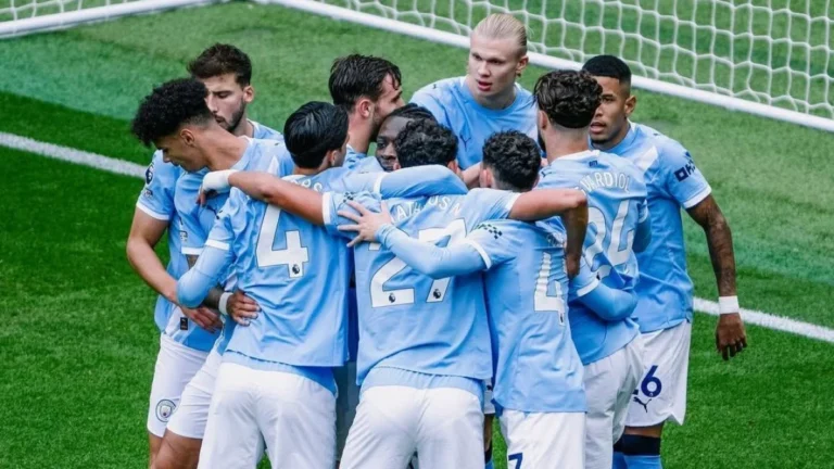 Com dois gols contra de Esteve e show de Haaland, City atropela Burnley