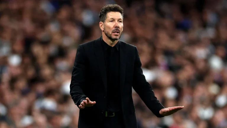Simeone prega foco no presente em clássico contra o Real Madrid