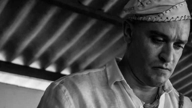 Diogo Nogueira celebra trajetória de 4 anos no Candomblé