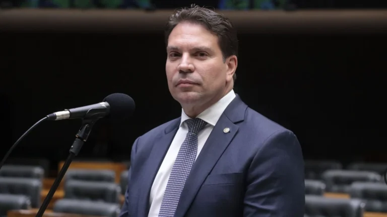 STF determina que deputado Alexandre Ramagem deve perder o cargo