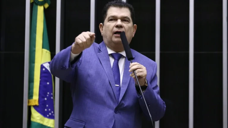 Deputado Mauro Filho é internado após sofrer AVC