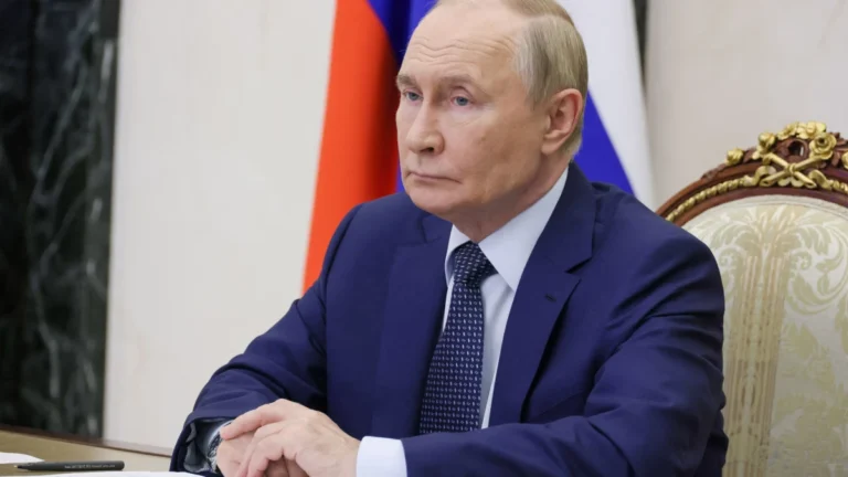 Putin diz que reunião com Trump abre caminho para solução na Ucrânia