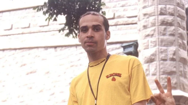 Ex-membro do Red Hot Chili Peppers cria vaquinha online para evitar despejo