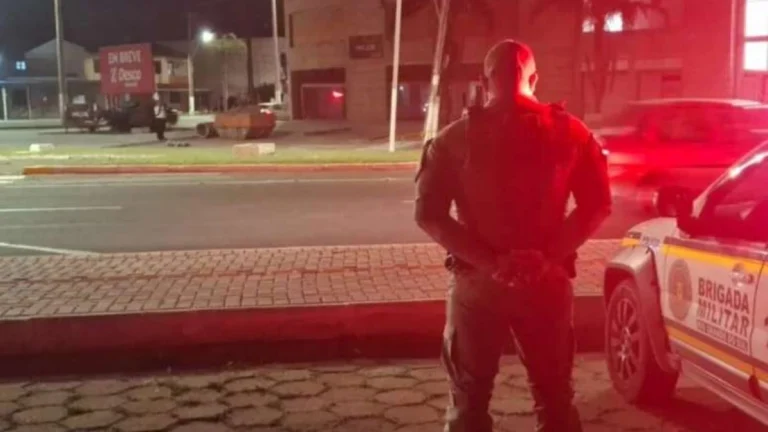 Cão ajuda a polícia em prisão de traficante; outro homem é capturado no Litoral Norte”