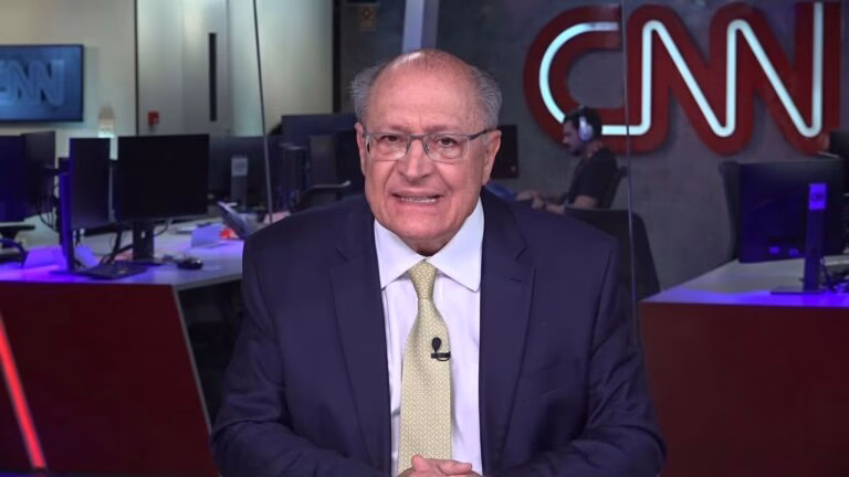 Alckmin: Pedimos que tarifa de 40% seja suspensa já durante a negociação