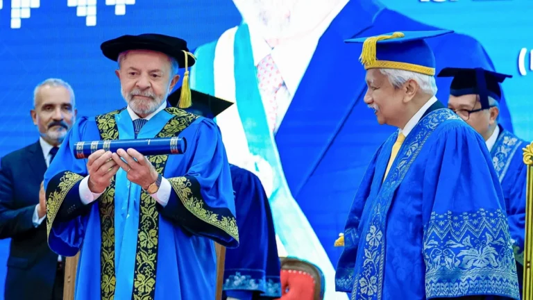 Lula recebe título de Doutor Honoris Causa na Malásia