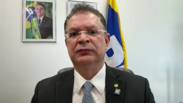 Paes vai ter de se distanciar de Lula para ter o apoio do PL, diz Sóstenes