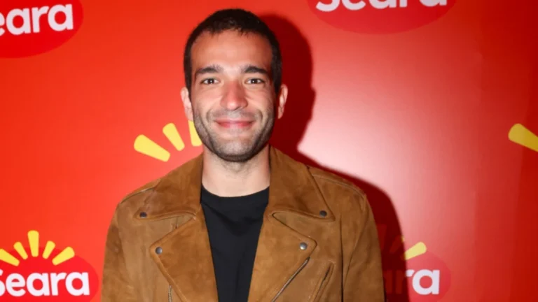 Humberto Carrão dá beijão em colega de “Vale Tudo”; saiba quem