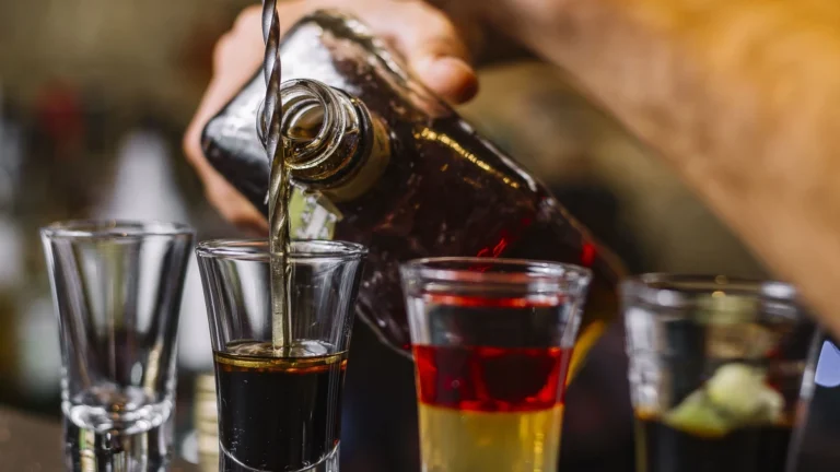 Suspeita de intoxicação por metanol: jovem morre após consumir bebida em MS