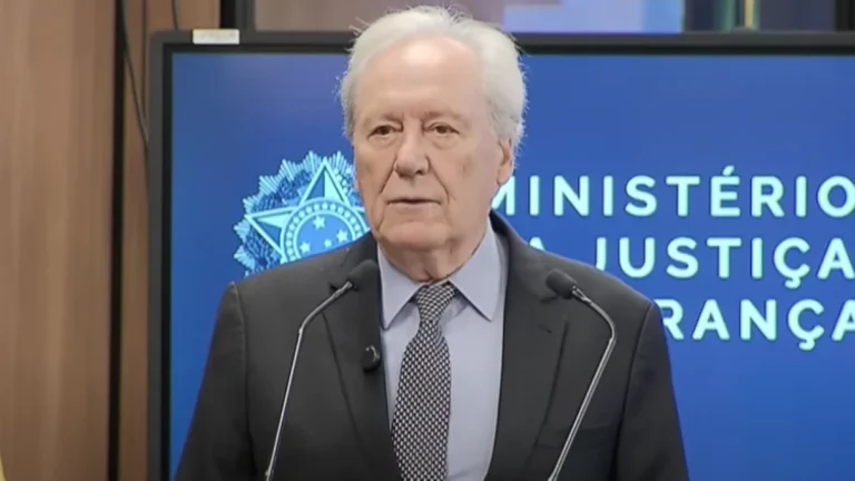 Metanol em bebidas pode ser sobra de esquema devendado na operação Carbono Oculto, diz ministro