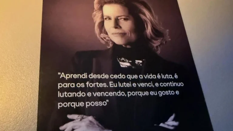 William Bonner mostra santinho da morte de Odete Roitman; veja