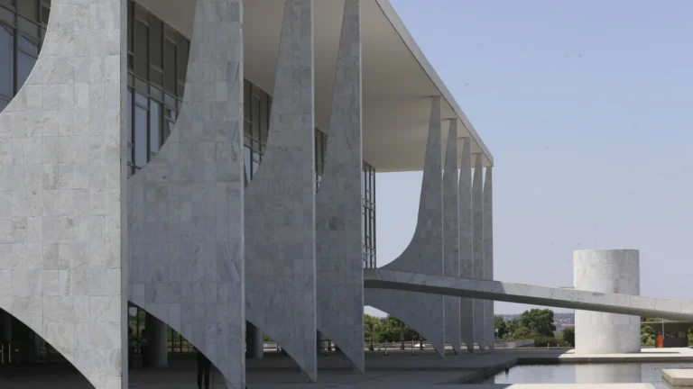 Casa Civil convoca reunião de emergência no Planalto