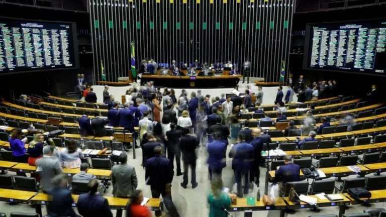 Reforma administrativa pode “driblar” comissões e ser votada em plenário