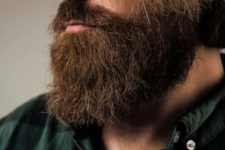 Homem perde processo contra empresa que proibiu barba no trabalho; veja o que diz a CLT