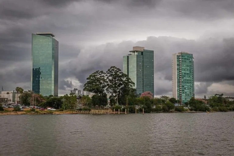 ALERTA: Ciclone deve ser formar no final da semana e trazer temporais, granizo e alagamentos ao Rio Grande do Sul
