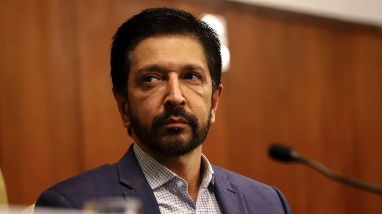 Nunes diz que prisão de Bolsonaro já era esperada e deve ser respeitada