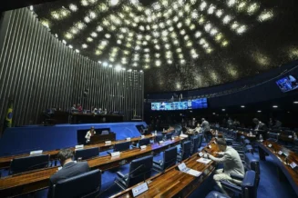 Senadores esperam Fazenda para avançar com taxação de bets e fintechs