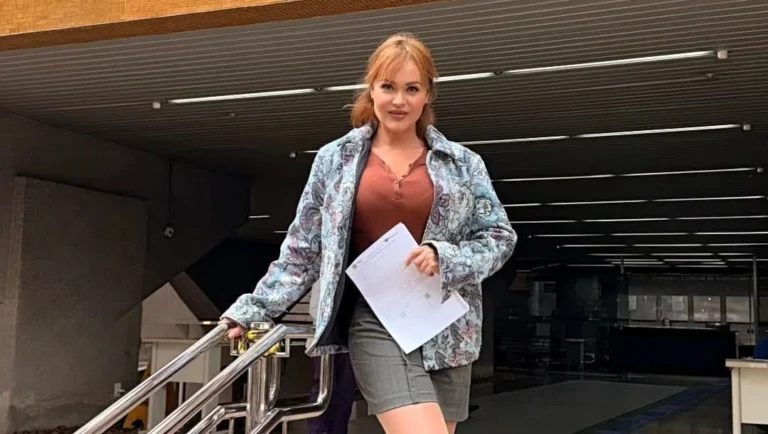 Brasileira? Gaby Spanic posa com novo CPF; veja