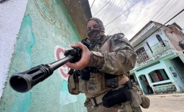 Menina de 12 anos morre em ataque a tiros em bairro periférico de Salvador