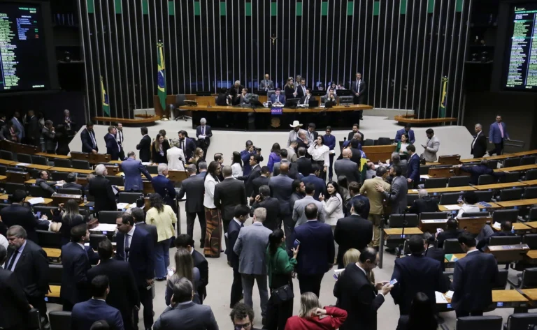 Operação no Rio mobiliza Congresso e pauta da segurança ganha força
