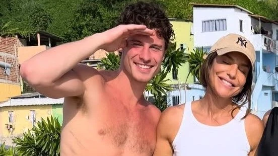 Em Salvador, Shawn Mendes posa para foto com Ivete Sangalo; veja
