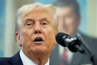 Trump ameaça processo de US$ 1 bilhão contra BBC por edição de discurso